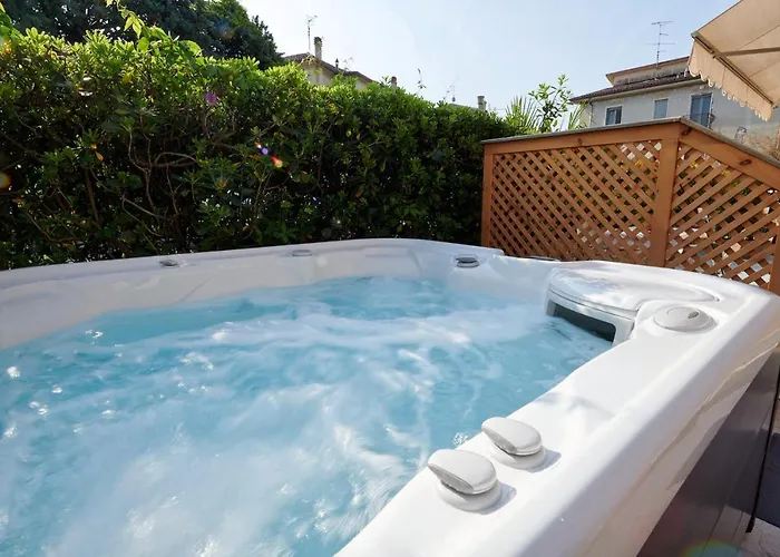 Rainer - Front Apartment