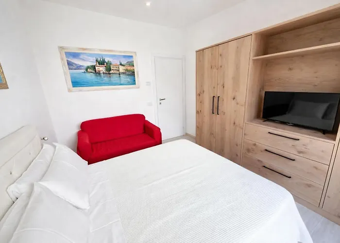 Rainer - Front Apartment