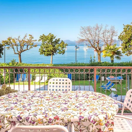 Rainer - Front דירה