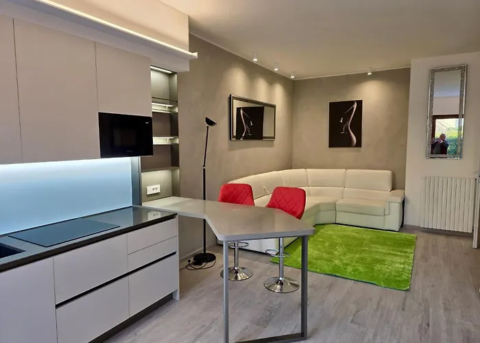 Rainer - Front Apartment